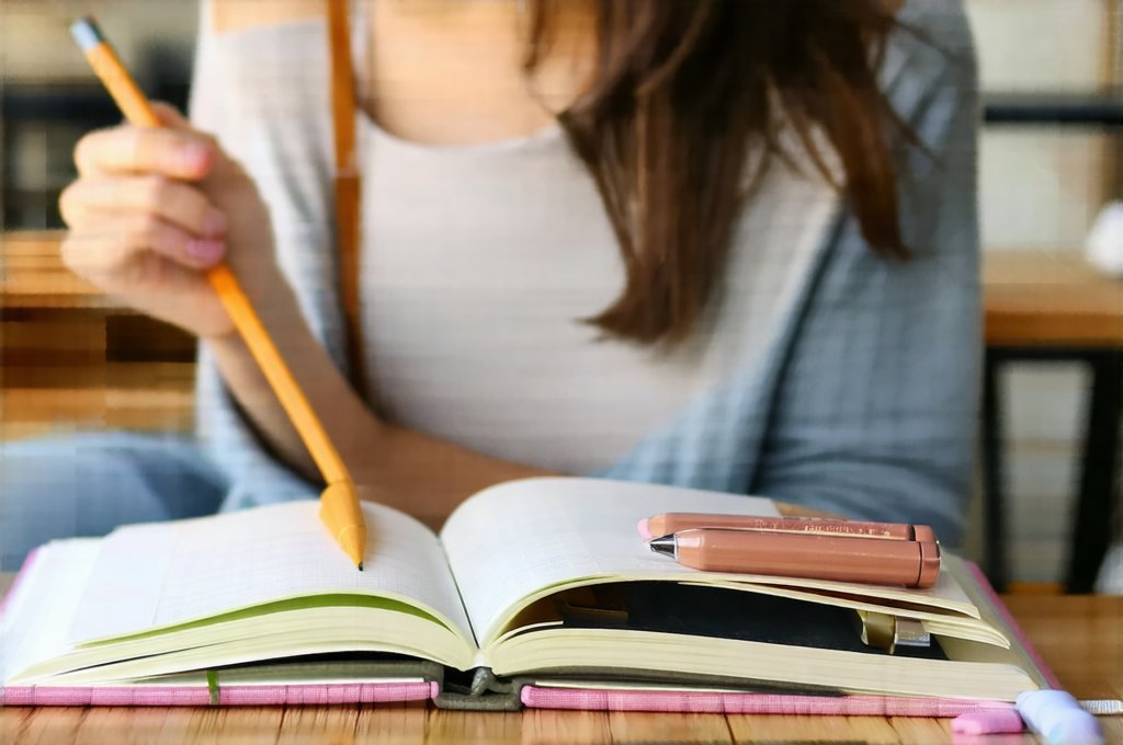 Using Journaling to Track Fasting and Emotional Eating